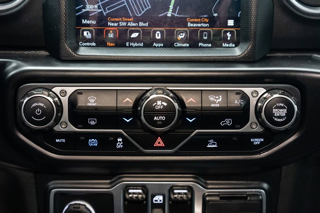 Used 2023 Jeep Wrangler Unlimited Sahara image 12