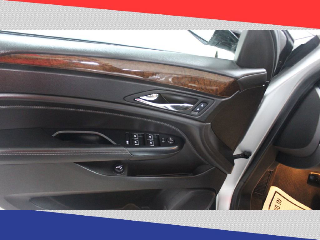 Used 2016 Cadillac SRX Luxury w/ Driver Awareness Package image 13