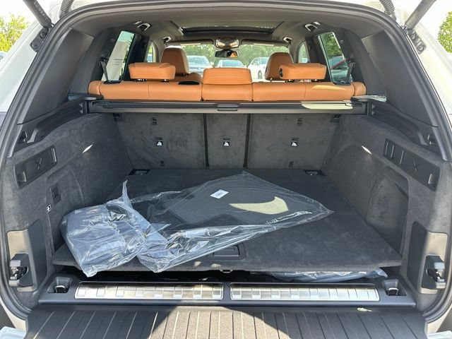 New 2026 BMW X5 xDrive50e w/ Premium Package AWD/4WD image 32