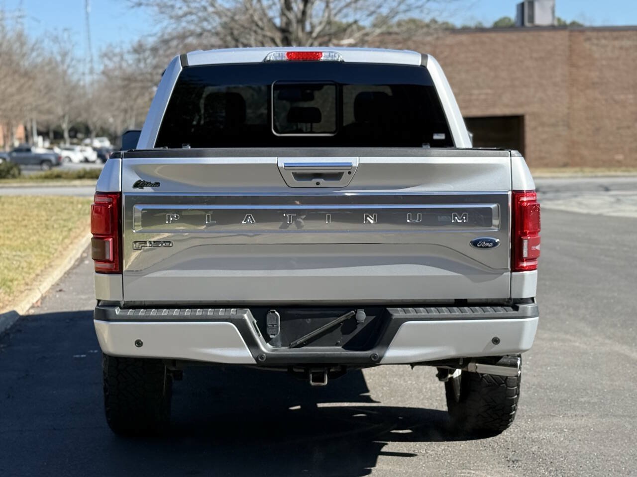 Used 2016 Ford F150 Platinum w/ Equipment Group 701A Luxury AWD/4WD image 5