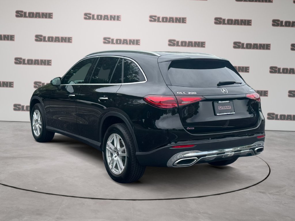 Used 2023 Mercedes-Benz GLC 300 4MATIC image 3