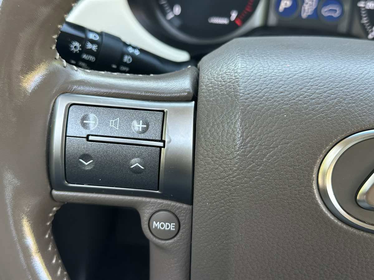 Used 2016 Lexus GX 460 w/ Premium Package AWD/4WD image 32