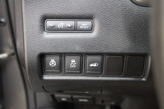 Used 2016 Nissan Murano SL AWD/4WD image 16