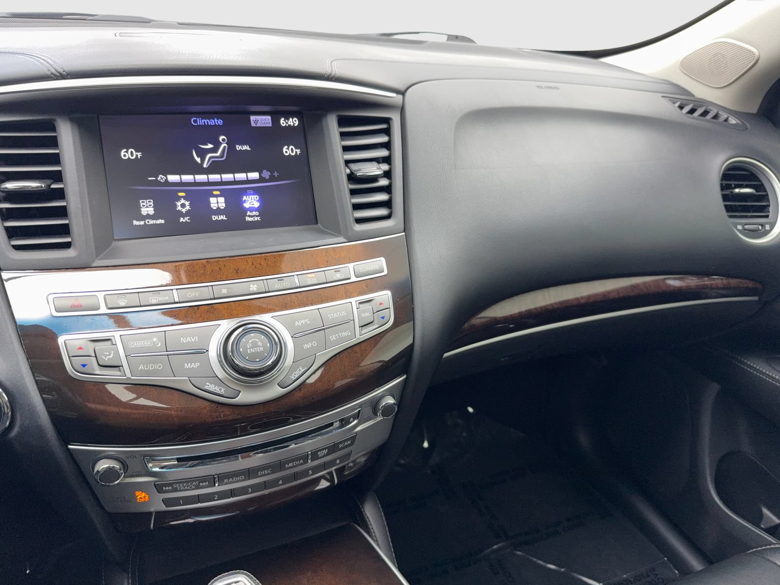 Used 2017 INFINITI QX60 FWD w/ Deluxe Technology Package image 24