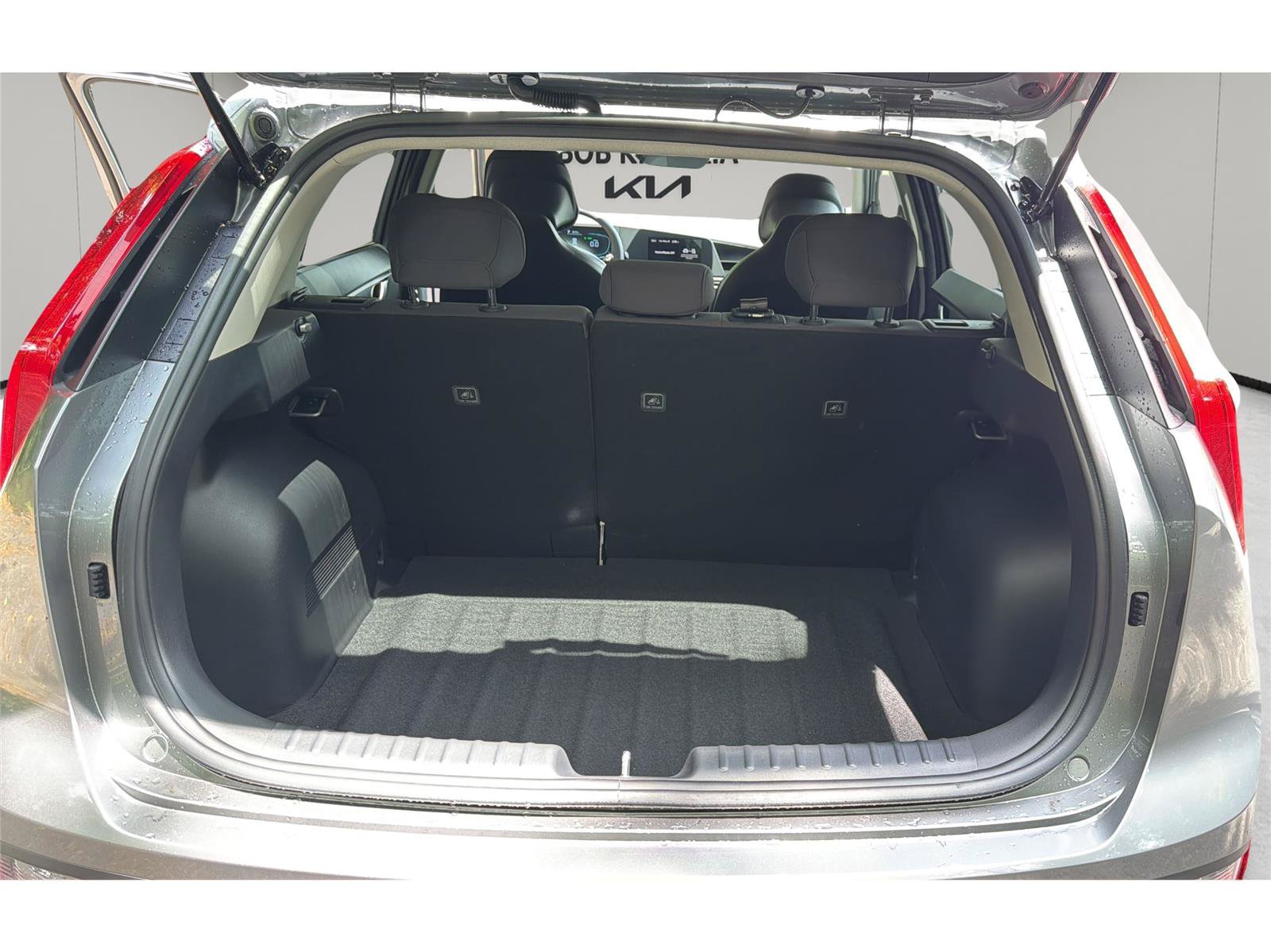 New 2026 Kia Niro LX FWD image 12