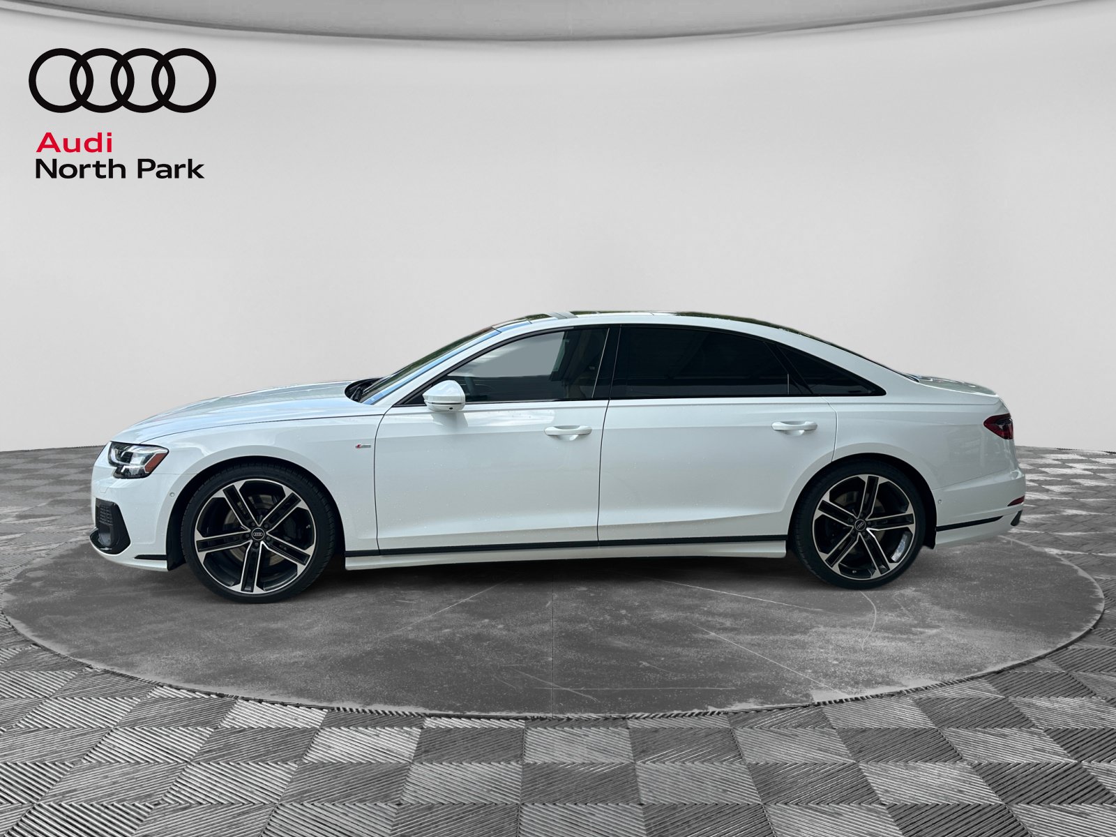 Used 2025 Audi A8 L 3.0T AWD/4WD image 2