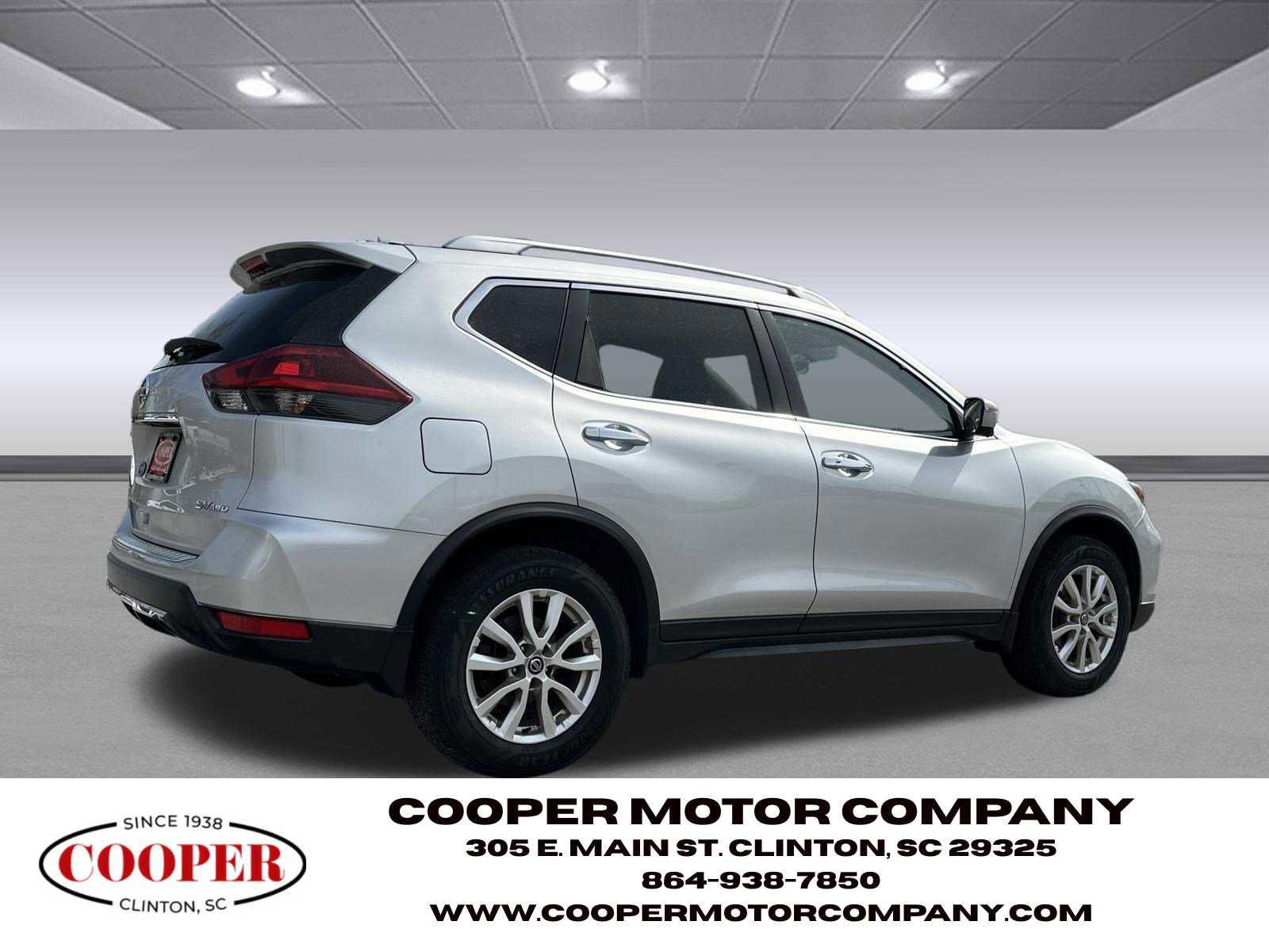 Used 2018 Nissan Rogue SV w/ Premium Package image 7