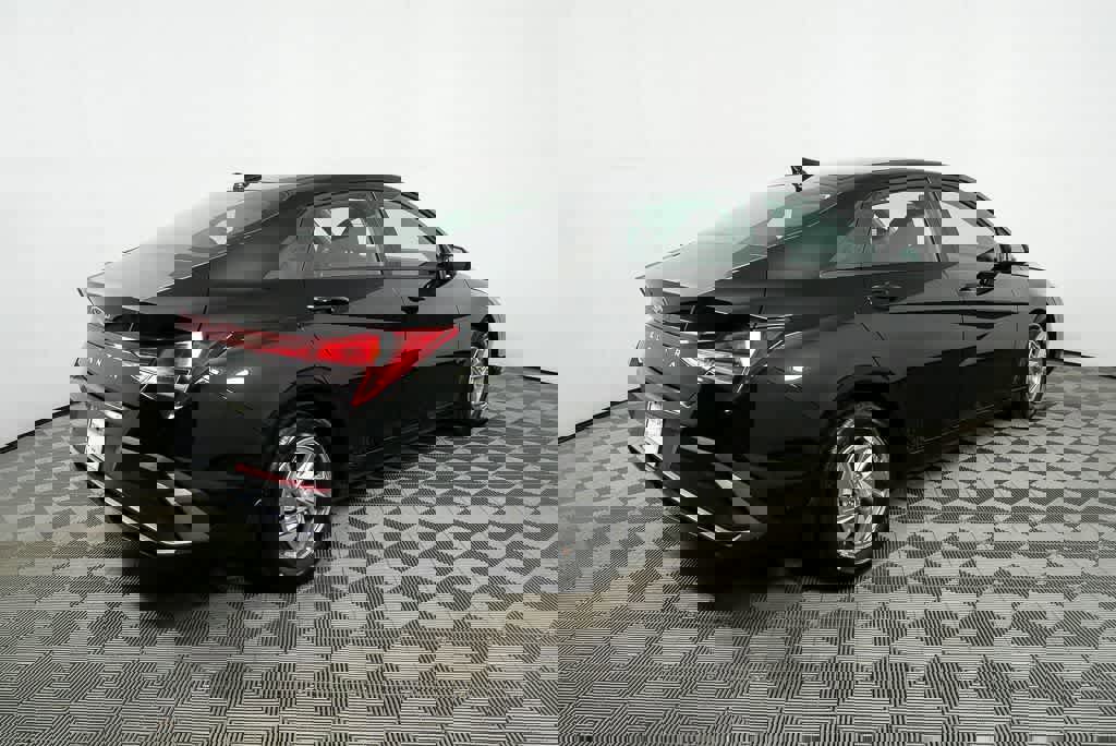 New 2026 Hyundai Elantra SE image 6