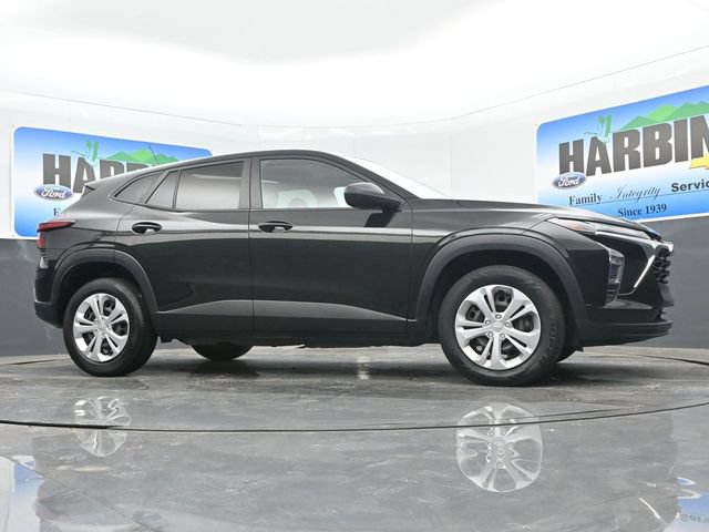 Used 2024 Chevrolet Trax LS FWD image 22