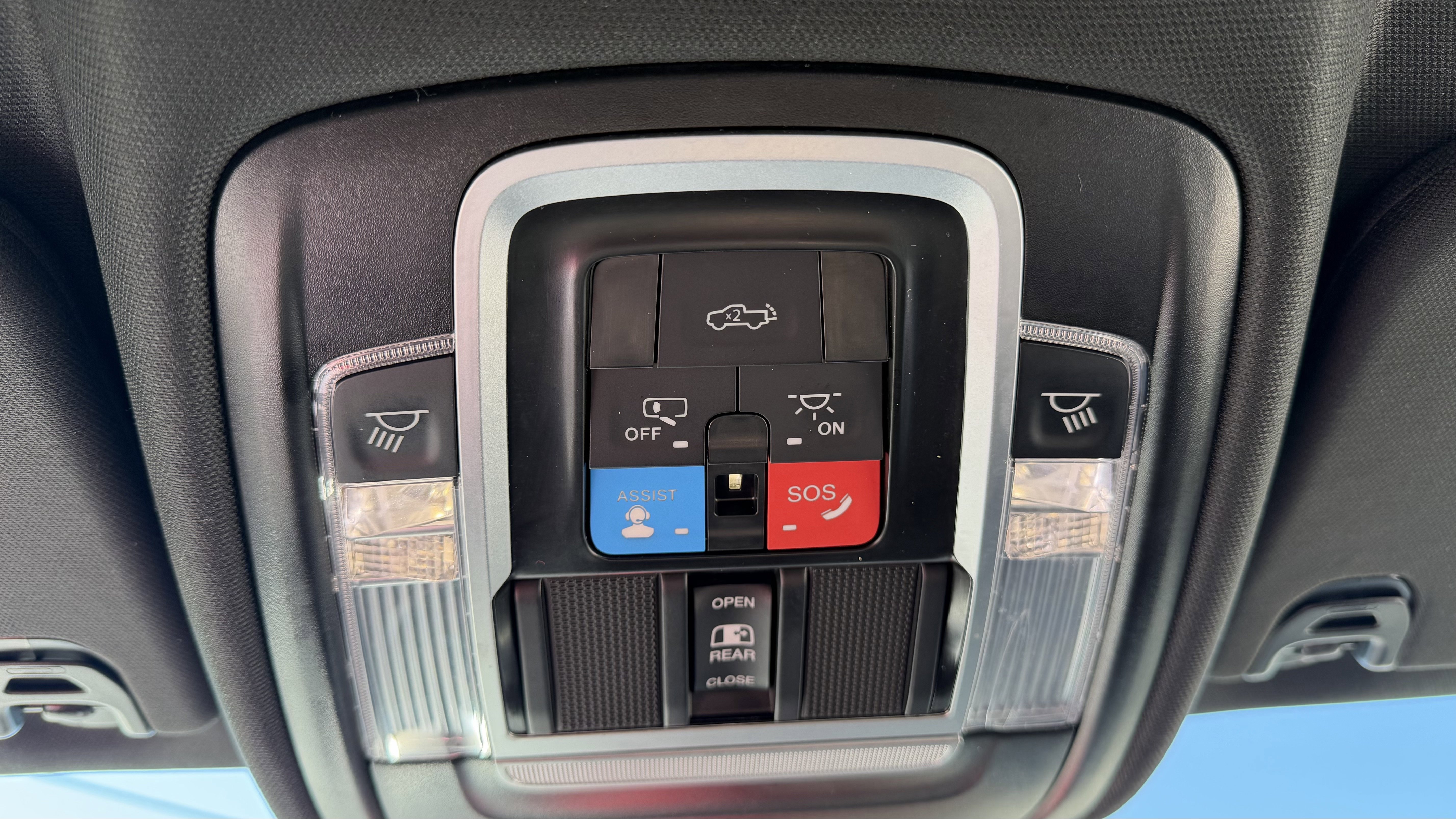 Used 2025 RAM 1500 Big Horn AWD/4WD image 23