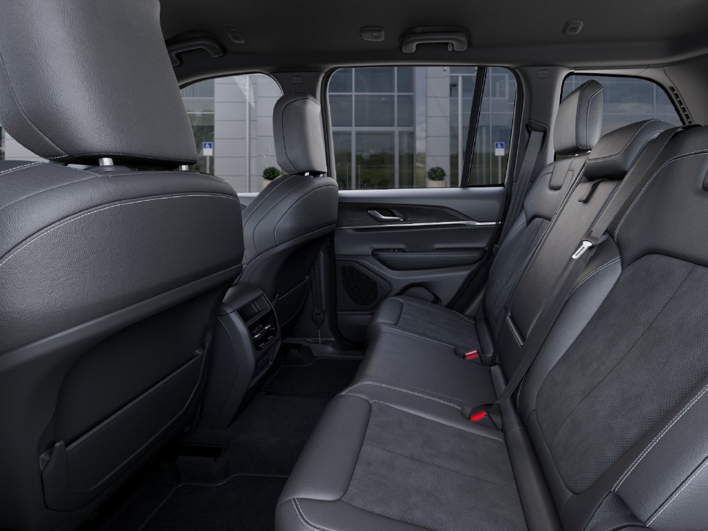 New 2027 Jeep Grand Cherokee Altitude AWD/4WD image 24