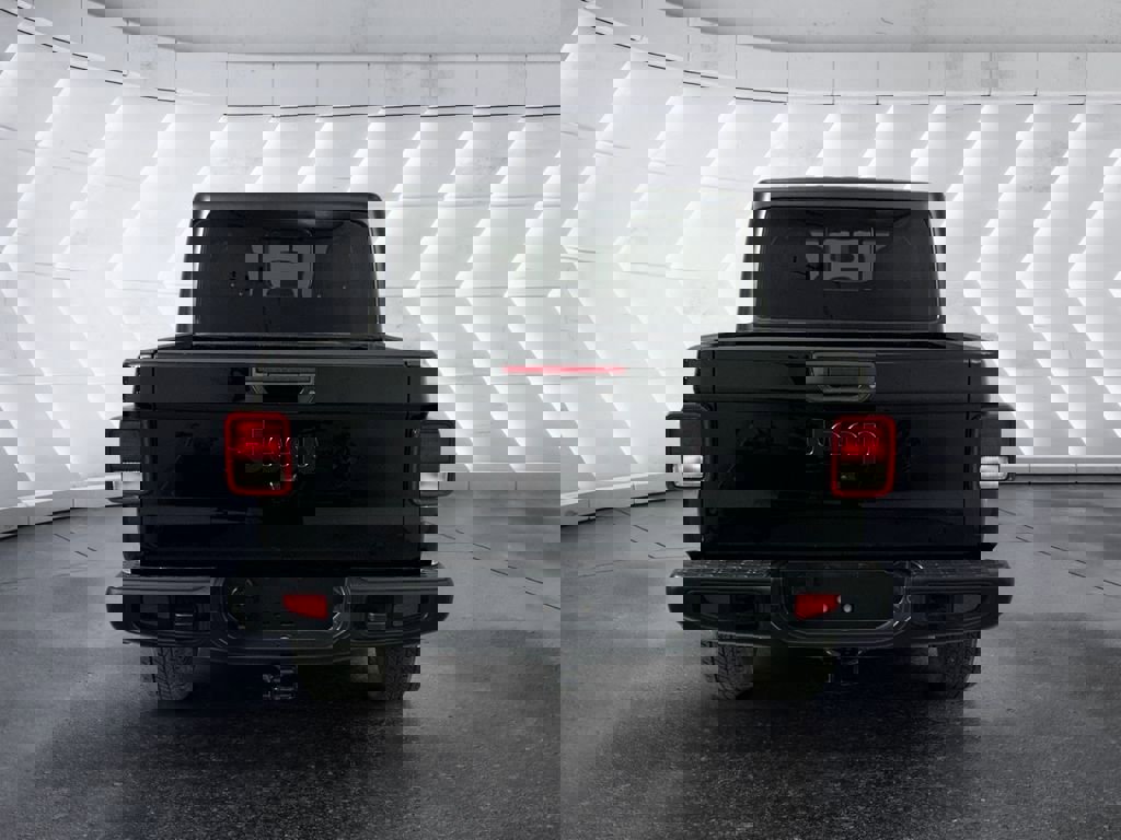 Used 2023 Jeep Gladiator Sport S image 5