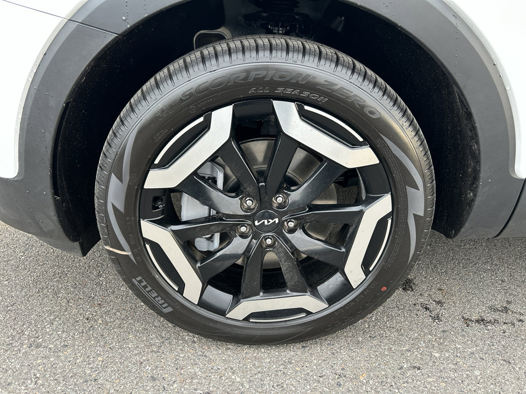 New 2025 Kia Telluride S image 8