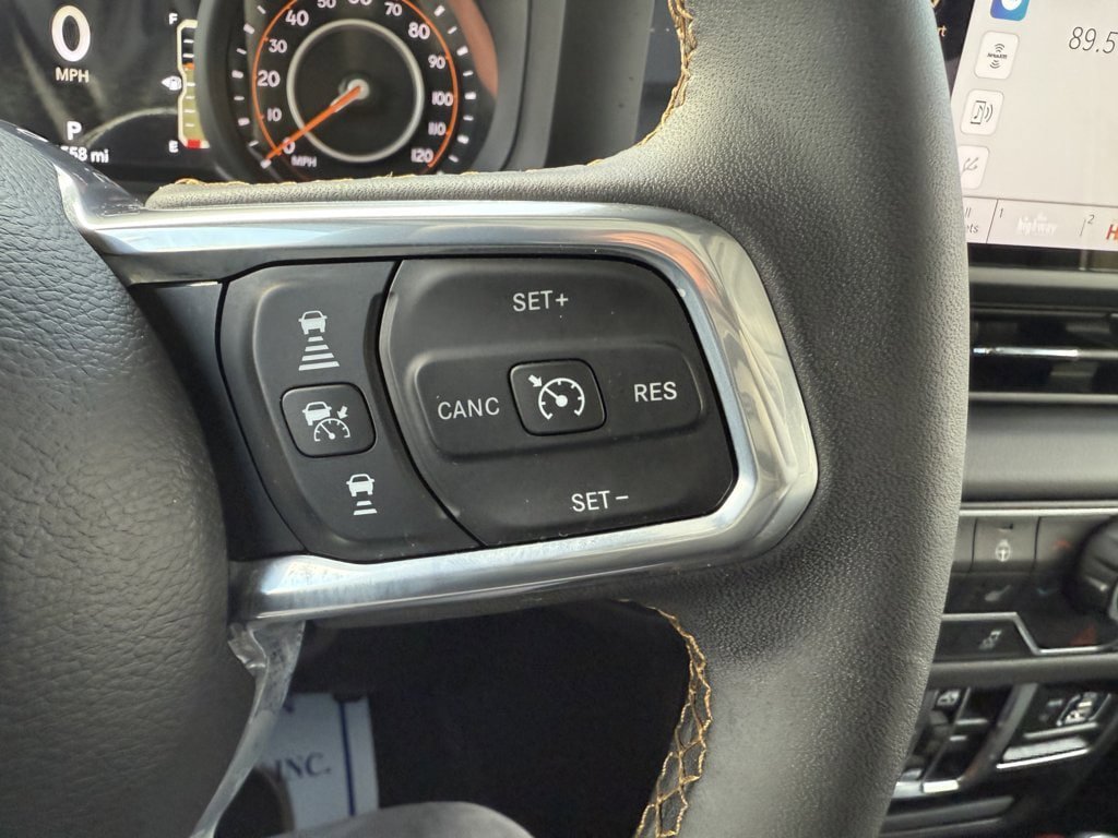 Used 2025 Jeep Wrangler Unlimited Sahara AWD/4WD image 20