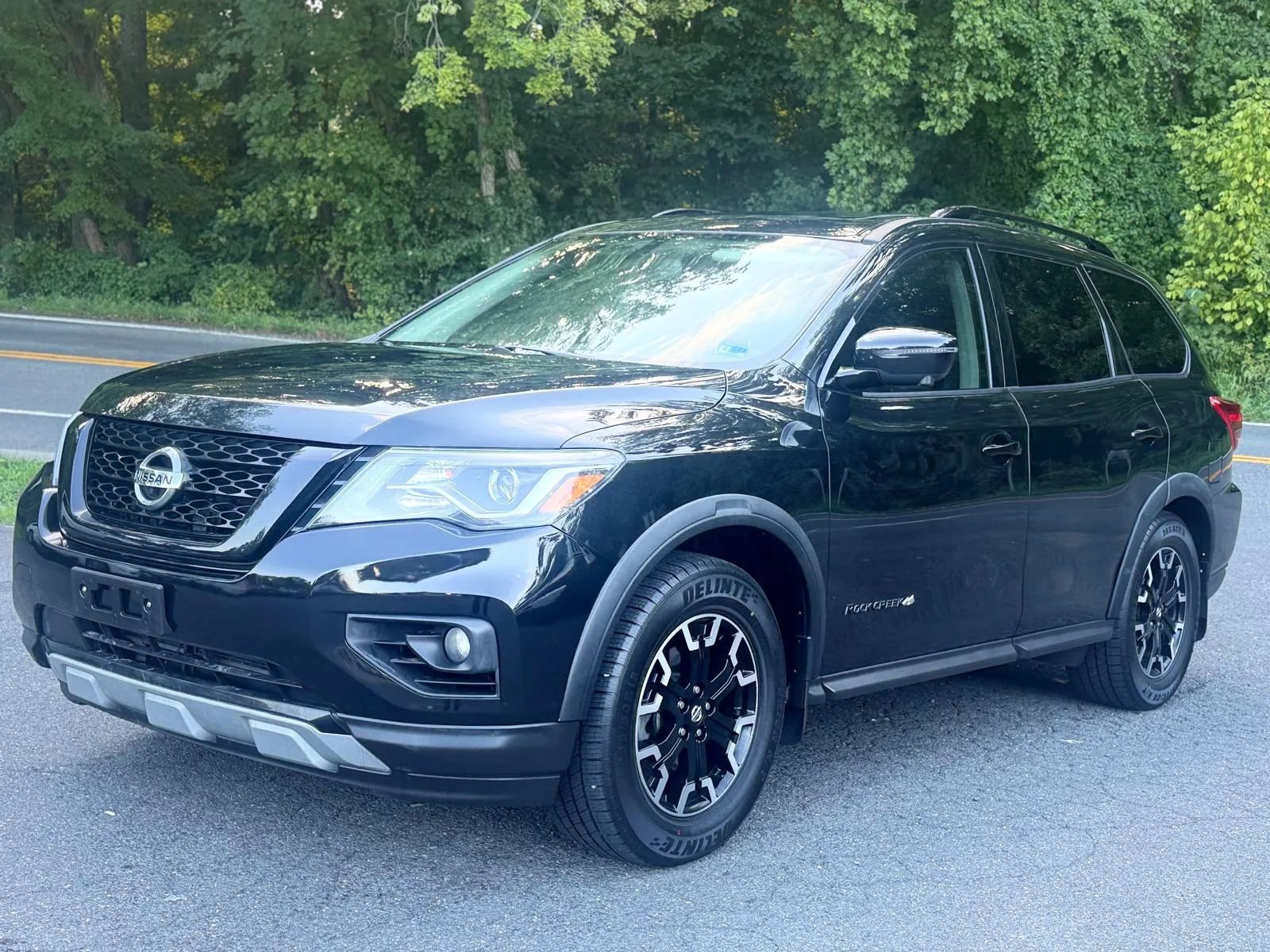 Used 2019 Nissan Pathfinder SL AWD/4WD image 3