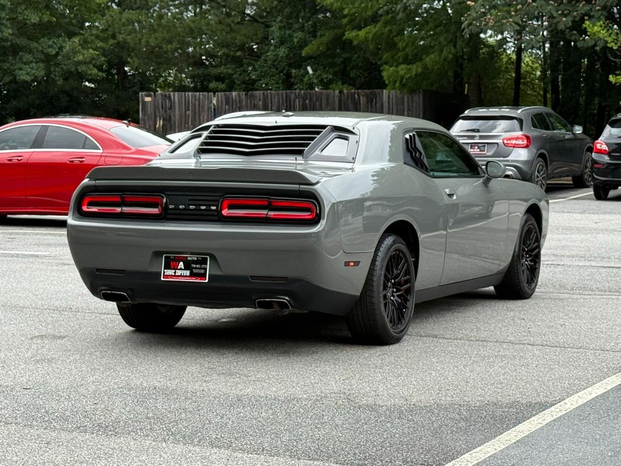 Used 2019 Dodge Challenger SXT RWD image 4