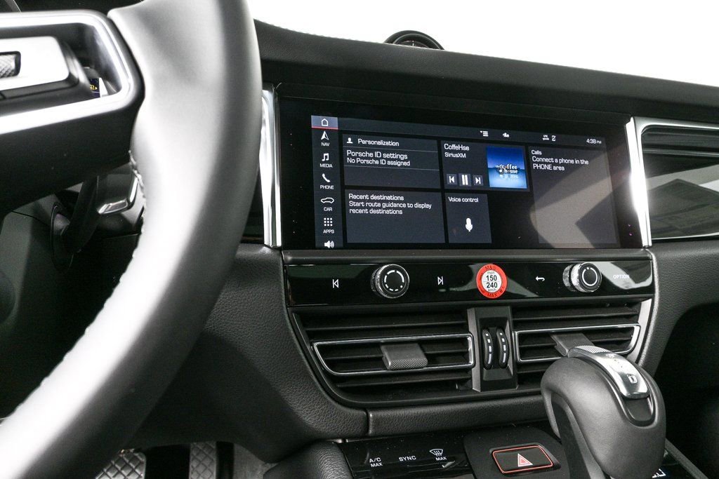 Certified 2026 Porsche Macan AWD/4WD image 11