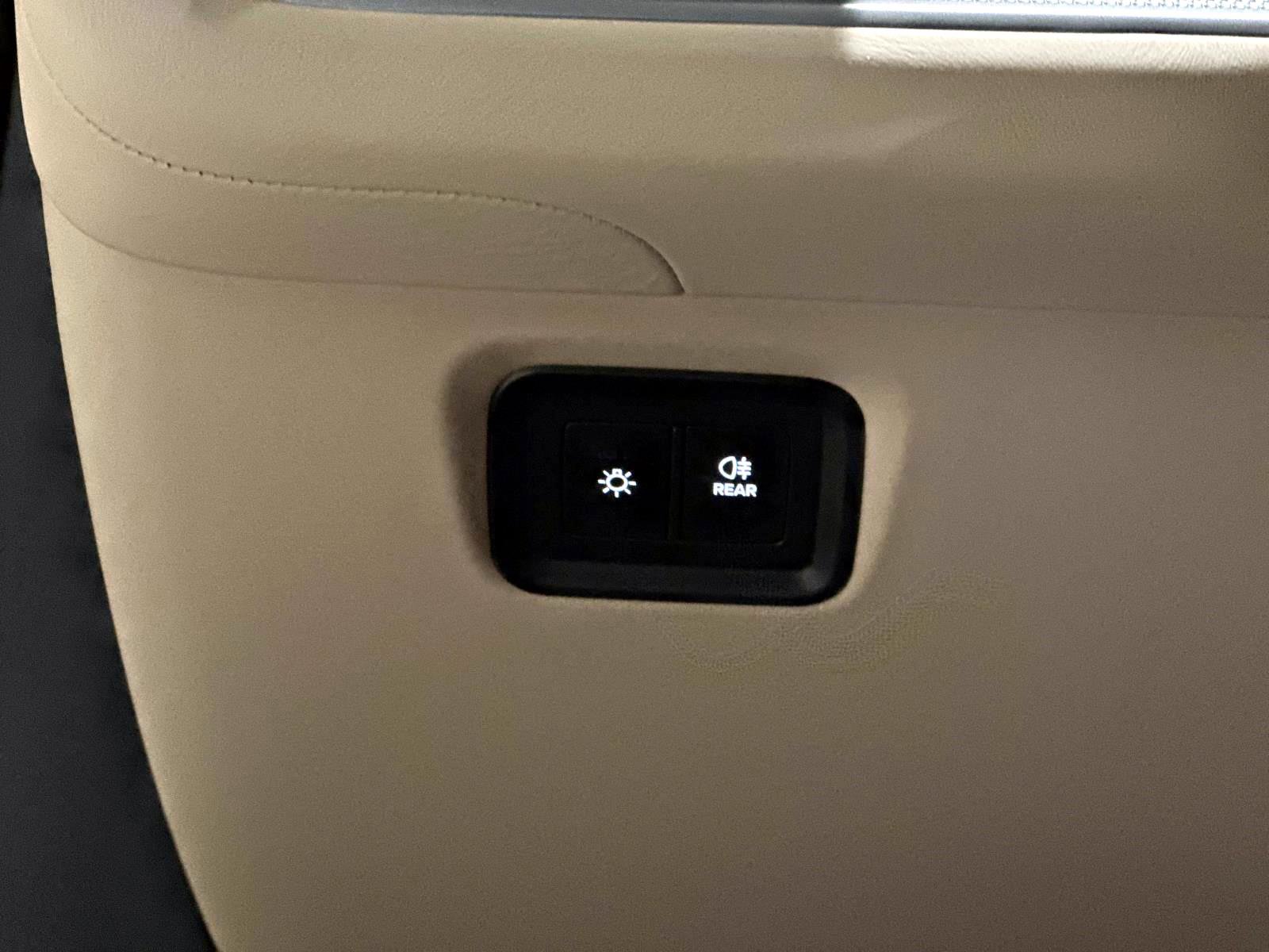 Certified 2026 Porsche Cayenne Coupe image 31