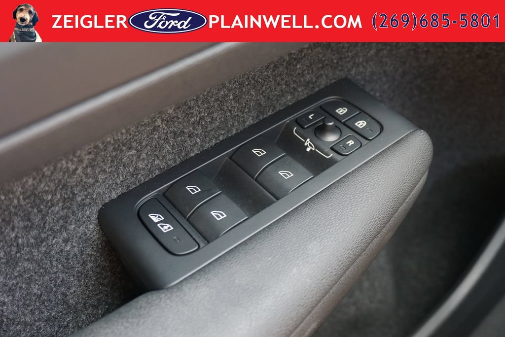 Used 2023 Volvo C40 P8 Recharge Plus AWD/4WD image 31