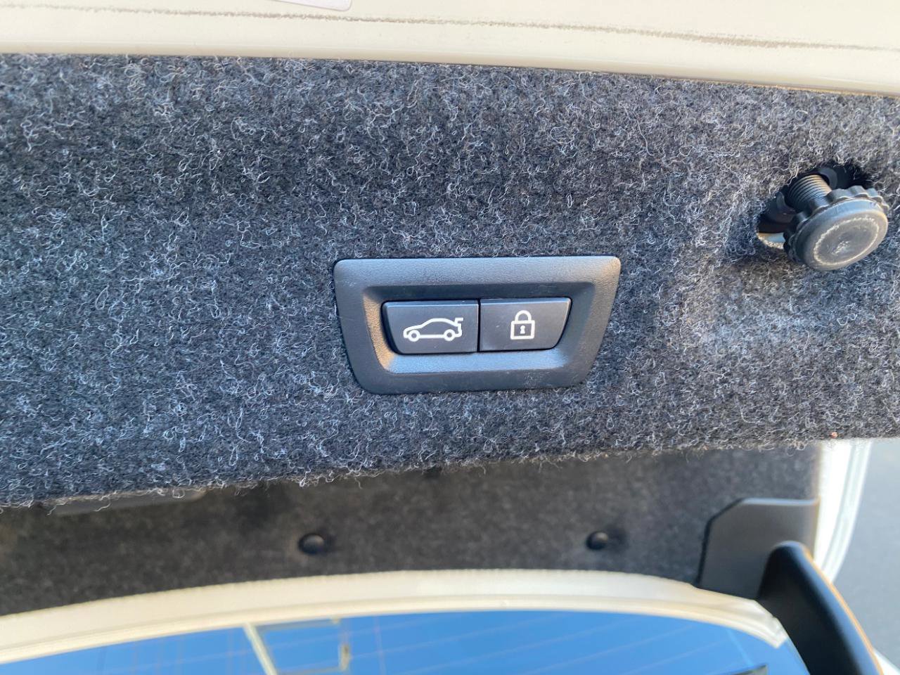 Used 2021 BMW 430i Coupe w/ M Sport Package image 8