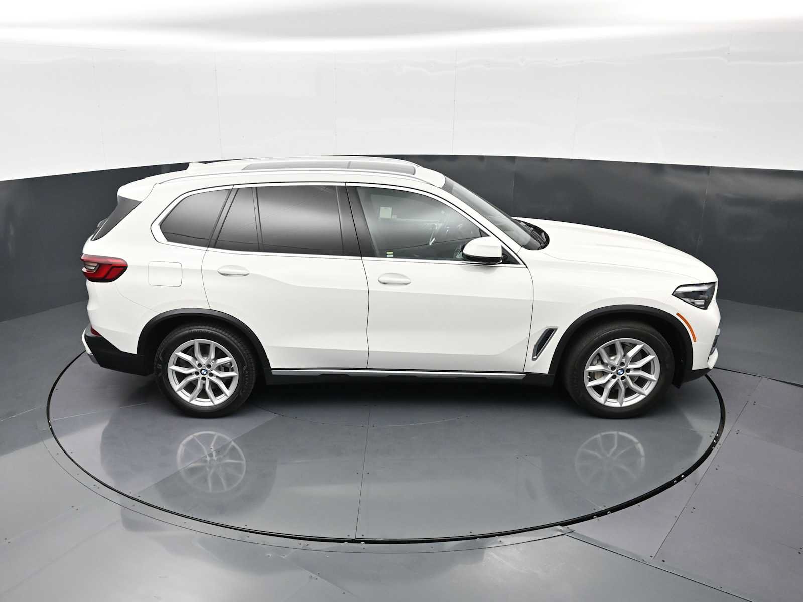 Used 2019 BMW X5 xDrive40i w/ Convenience Package AWD/4WD image 19