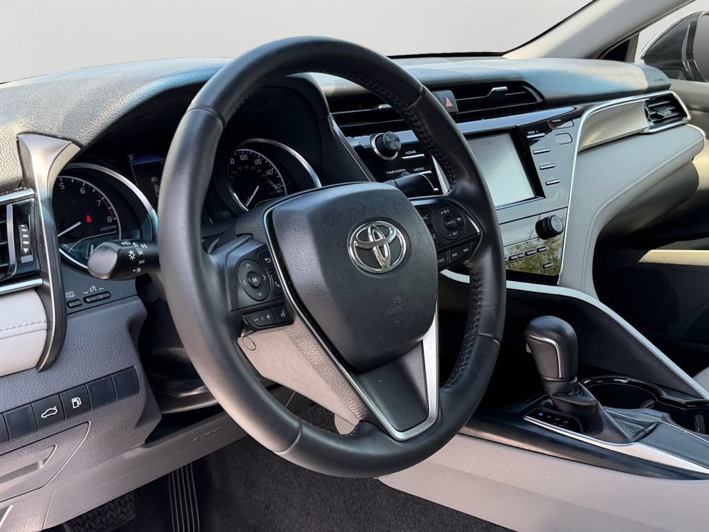 Used 2018 Toyota Camry SE FWD image 18