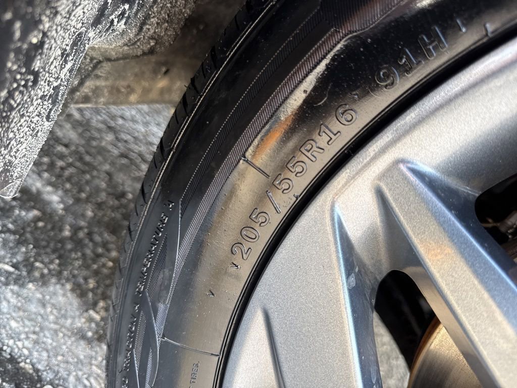 Used 2024 Hyundai Elantra SEL image 29