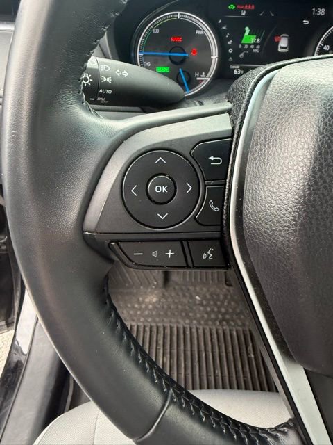 Used 2023 Toyota Venza LE image 19