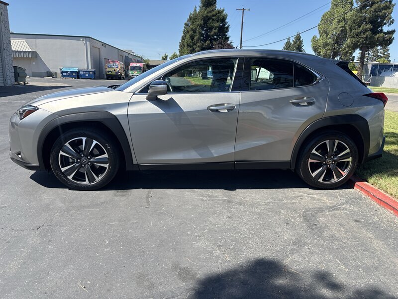 Used 2020 Lexus UX 200 w/ Accessory Package FWD image 8
