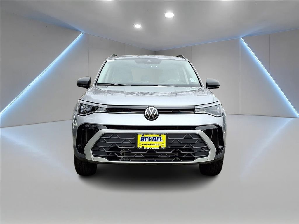 Used 2025 Volkswagen Taos S image 2