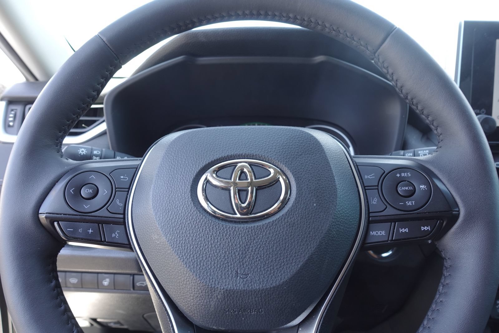 Used 2023 Toyota RAV4 XLE Premium FWD image 17