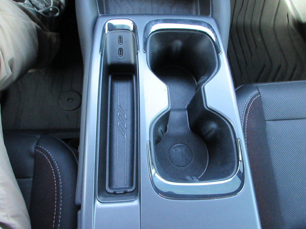 Certified 2024 Chevrolet Equinox EV RS FWD image 30