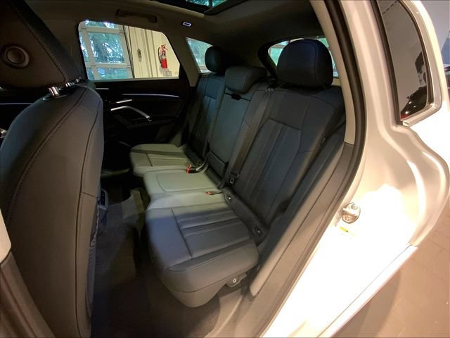 Certified 2025 Audi Q5 Premium w/ Convenience Package AWD/4WD image 23