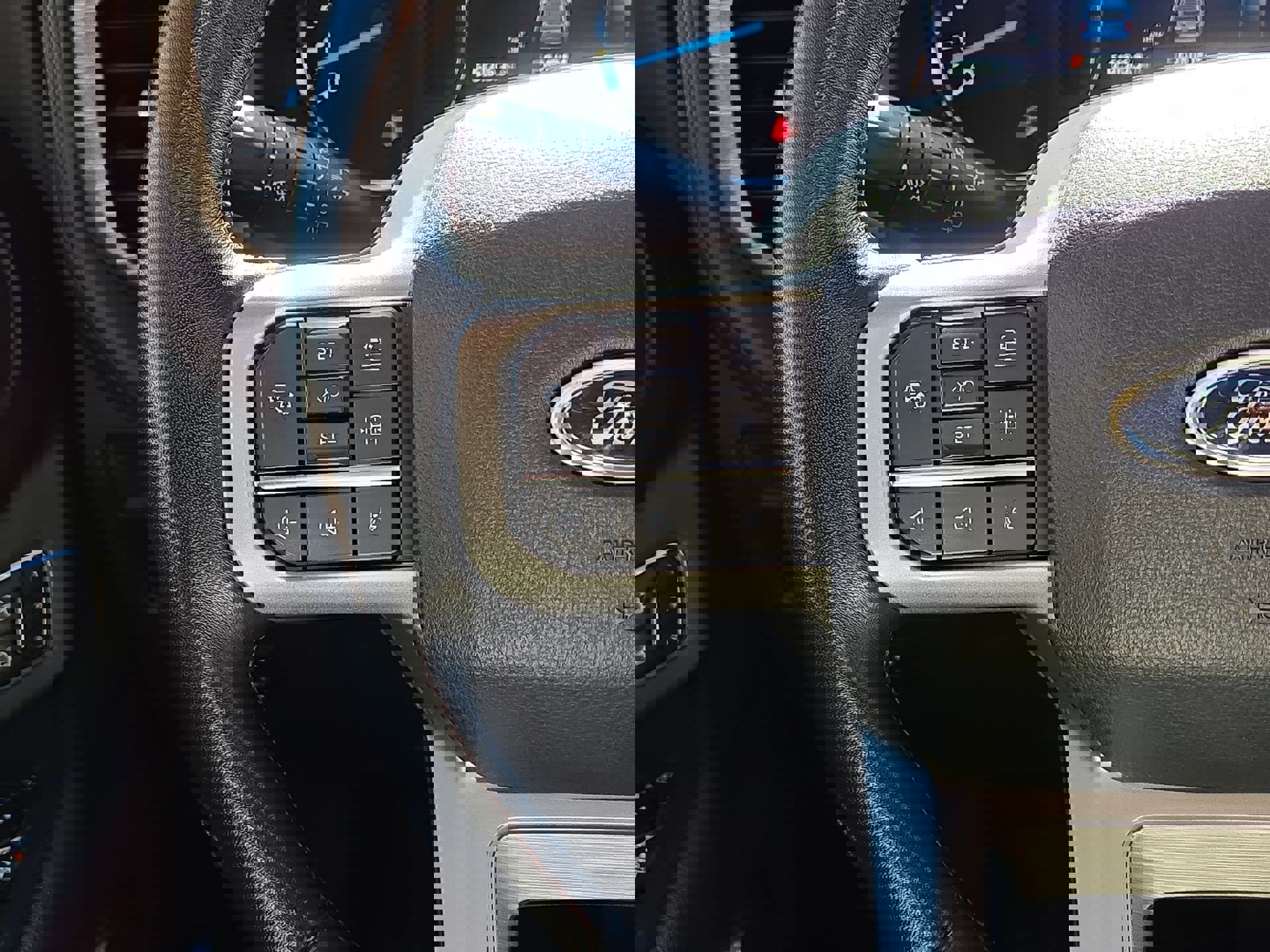 Used 2022 Ford Expedition Limited image 21