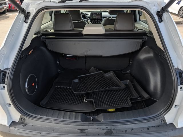 Certified 2022 Toyota Corolla Cross XLE w/ Convenience Package FWD image 30