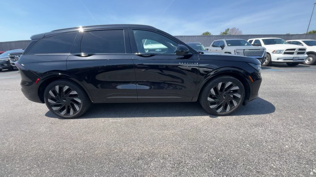 Used 2024 Lincoln Nautilus Reserve w/ Equipment Group 202A AWD/4WD image 20