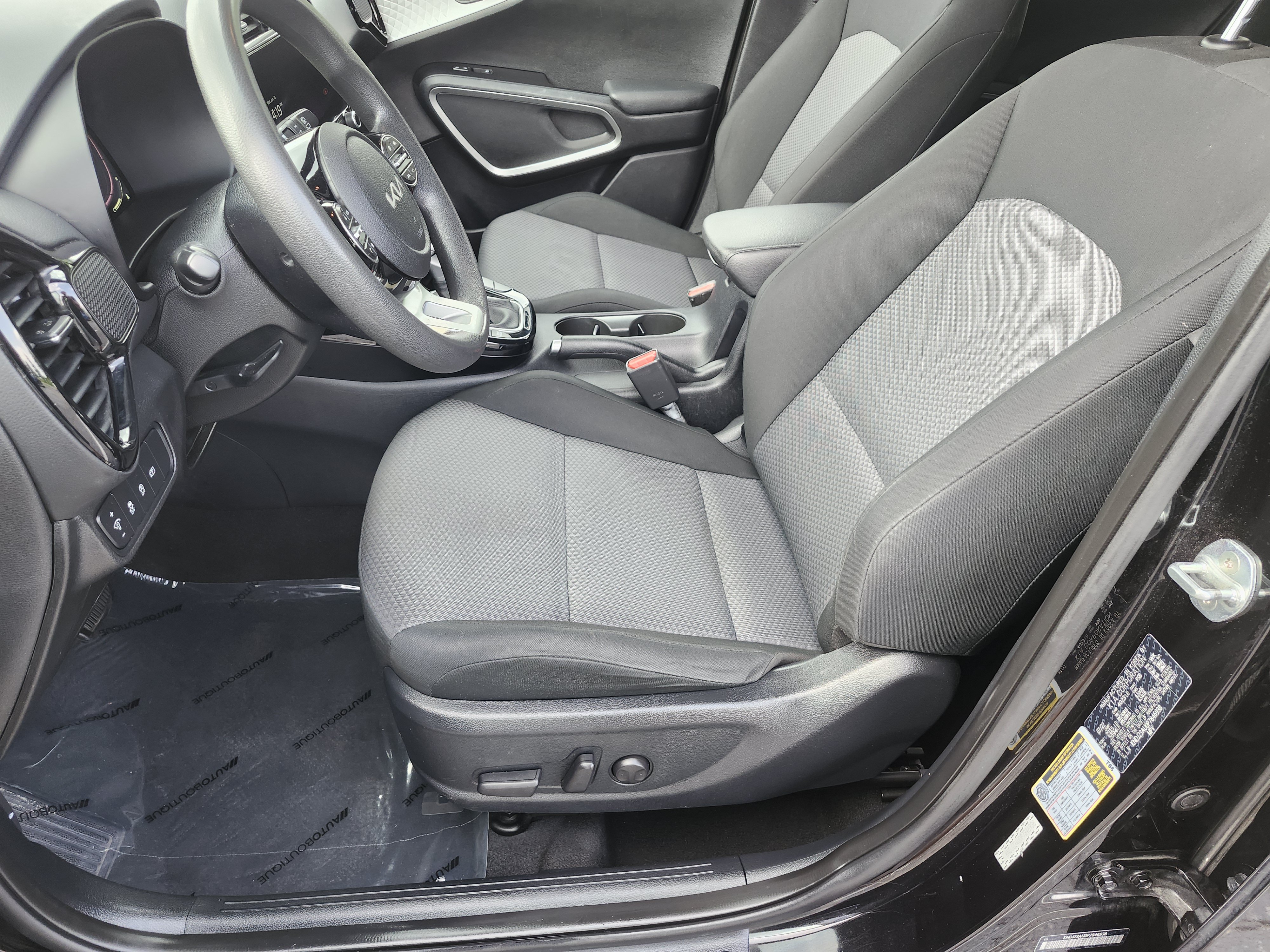 Used 2023 Kia Soul S FWD image 24