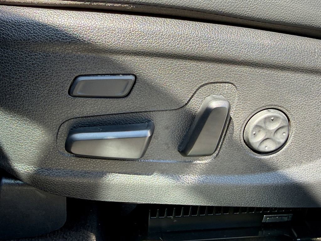 Used 2022 Hyundai Santa Fe Limited AWD/4WD image 10