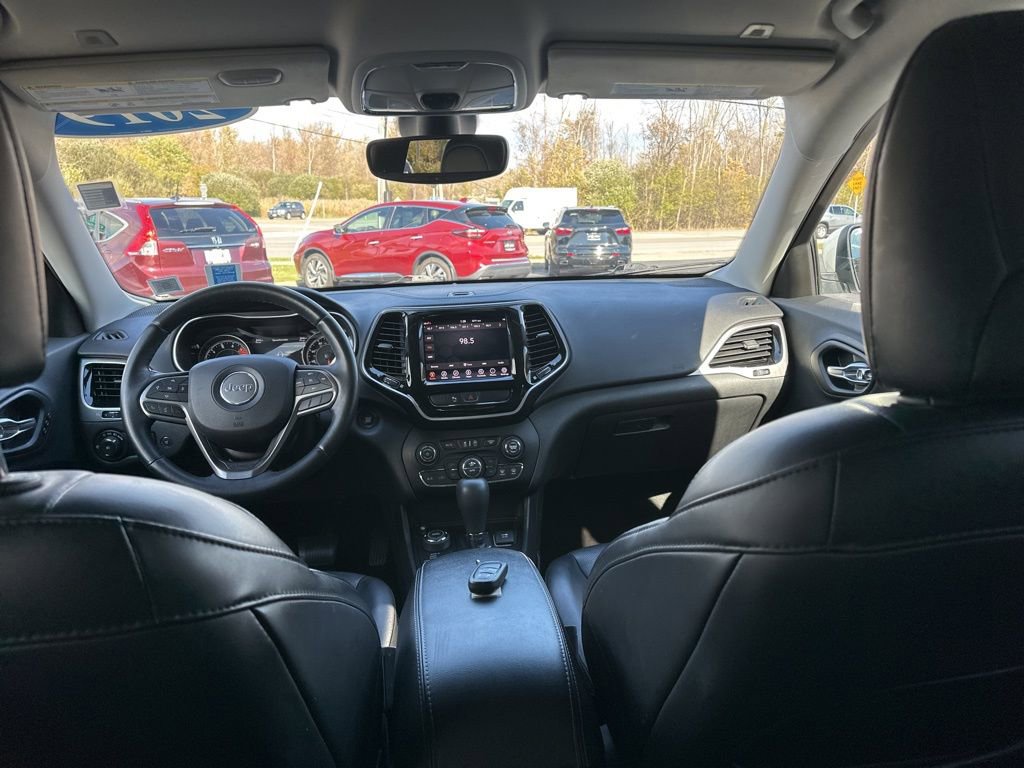 Used 2019 Jeep Cherokee Limited image 27