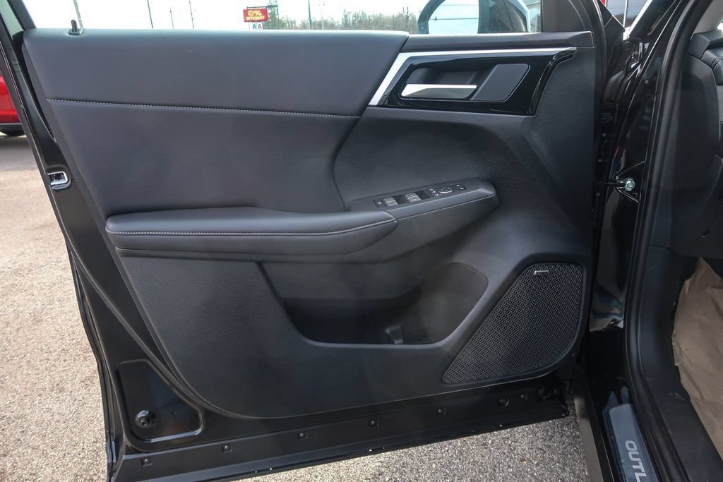 New 2026 Mitsubishi Outlander SE AWD/4WD image 21