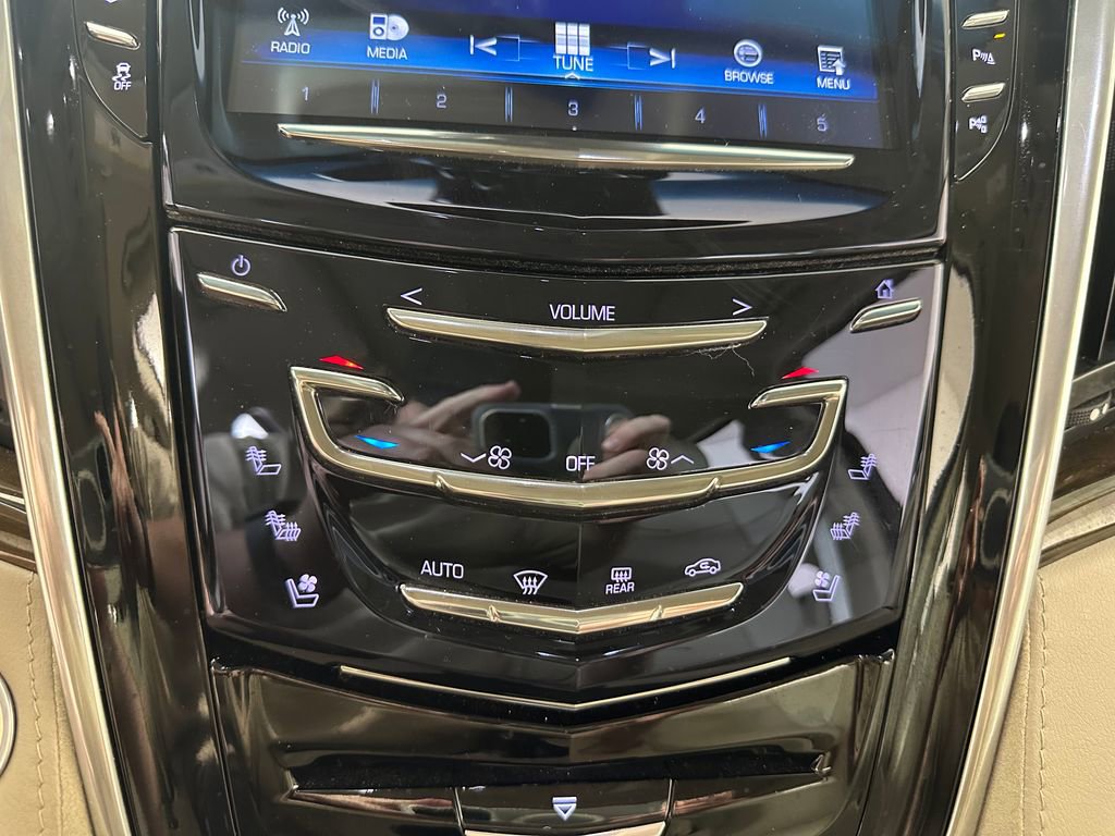 Used 2019 Cadillac Escalade Premium Luxury AWD/4WD image 37