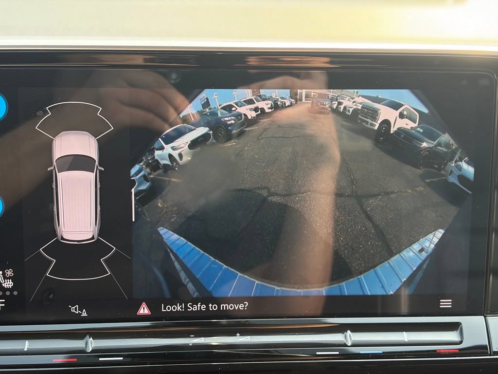 Used 2024 Volkswagen Atlas SEL AWD/4WD image 38