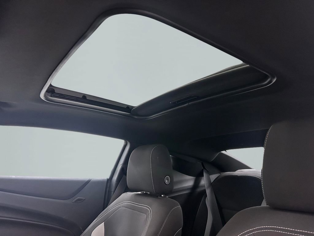 Used 2023 Chevrolet Camaro LT RWD image 10