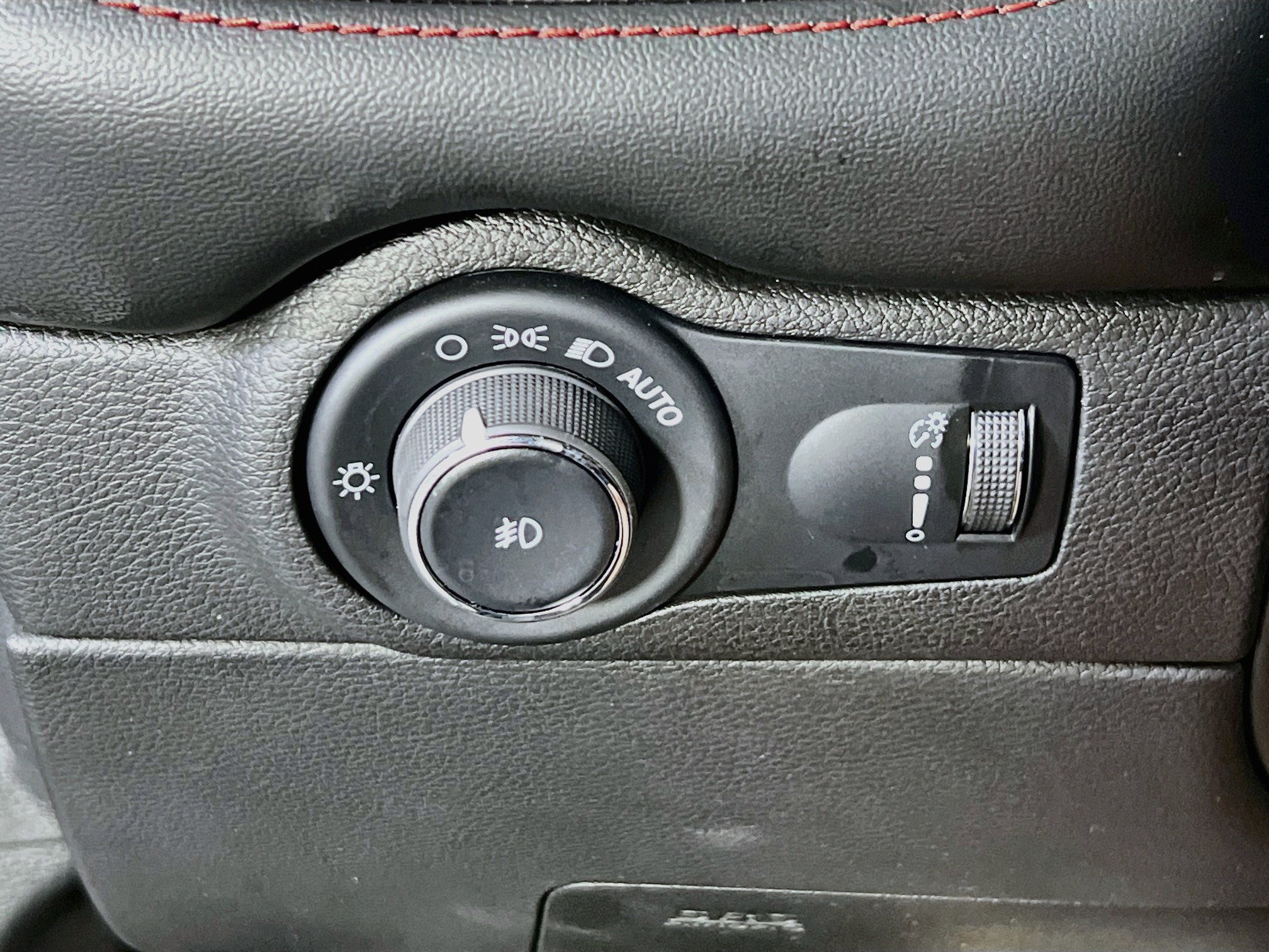 Used 2023 Dodge Durango R/T AWD/4WD image 10