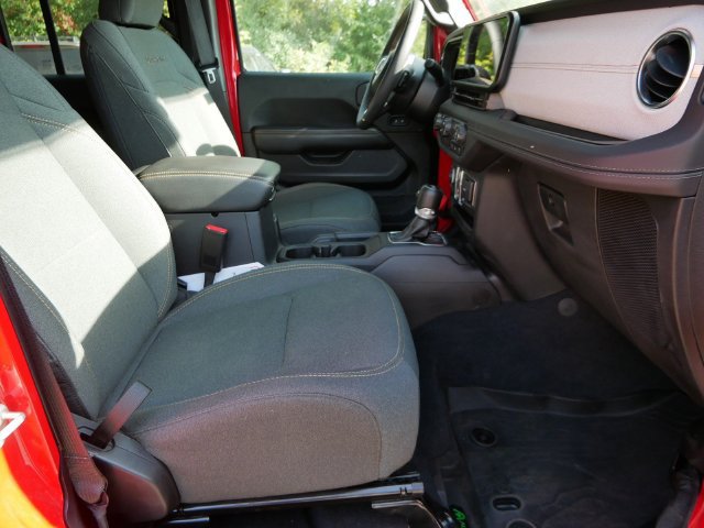 Used 2024 Jeep Wrangler Unlimited Sahara w/ Safety Group AWD/4WD image 8