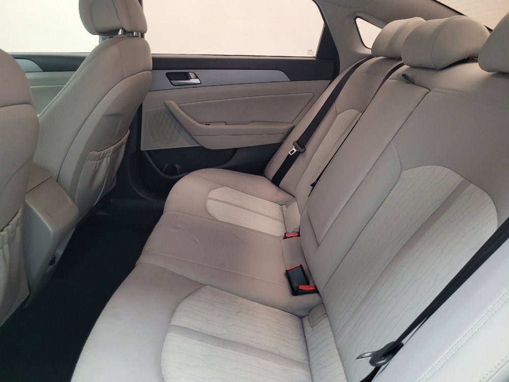Used 2016 Hyundai Sonata SE image 18