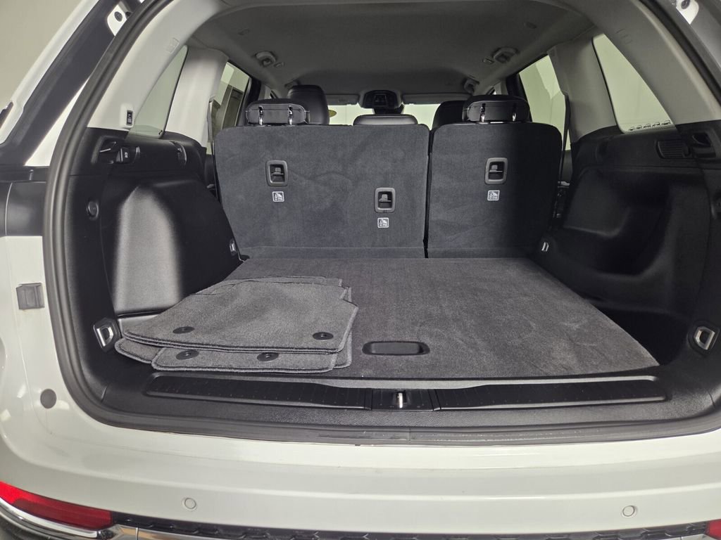 Used 2023 Jeep Grand Cherokee Limited RWD image 30