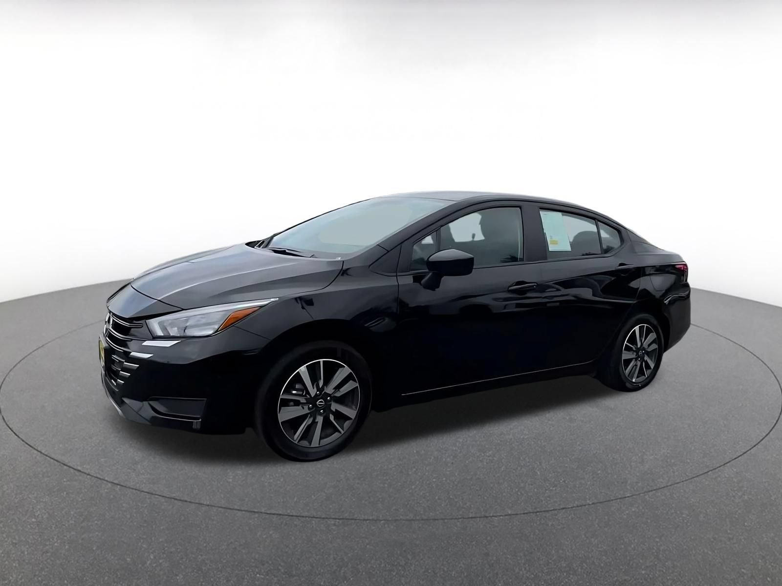 Used 2025 Nissan Versa SV FWD image 7