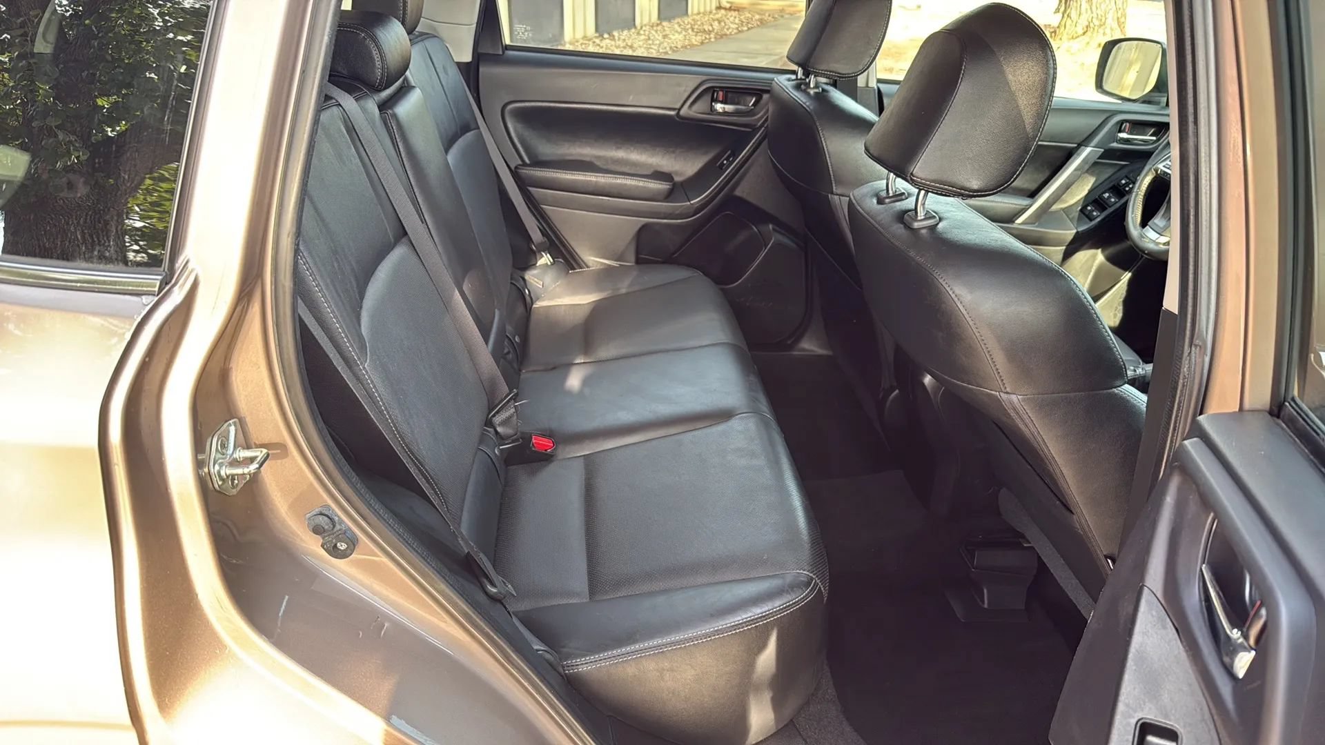 Used 2015 Subaru Forester 2.5i Limited AWD/4WD image 16