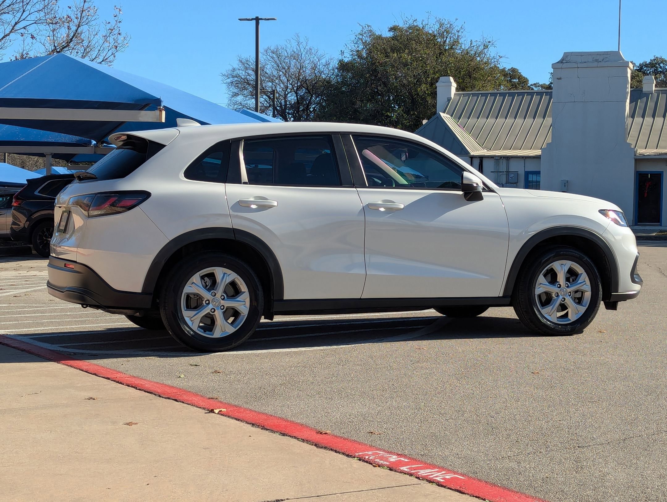 Used 2023 Honda HR-V LX image 4